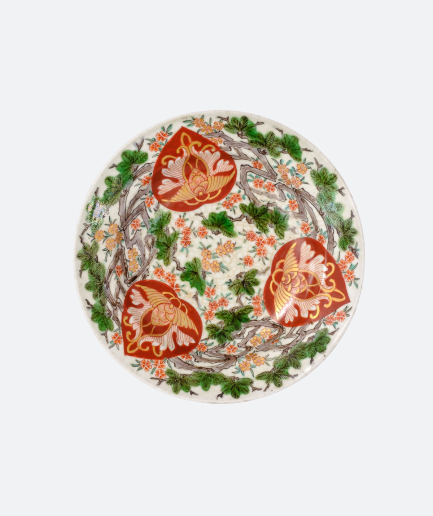 A Japanese Imari footed dishes in Kenjo style